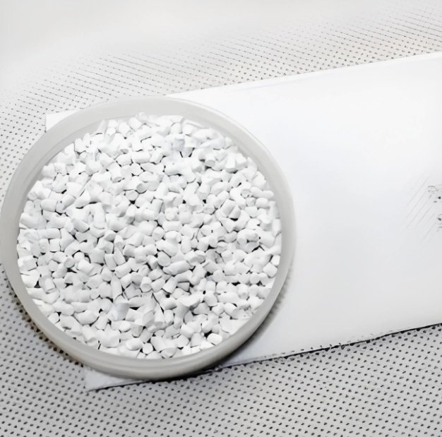 Masterbatch plastique blanc haute densité (concentration à 30 %)