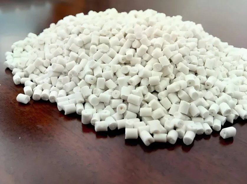 Masterbatch plastique blanc haute densité (concentration à 30 %)